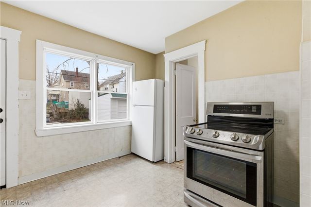 2609 Hood Avenue, Cleveland, OH 44109