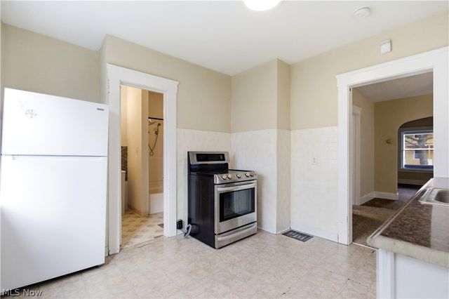 2609 Hood Avenue, Cleveland, OH 44109