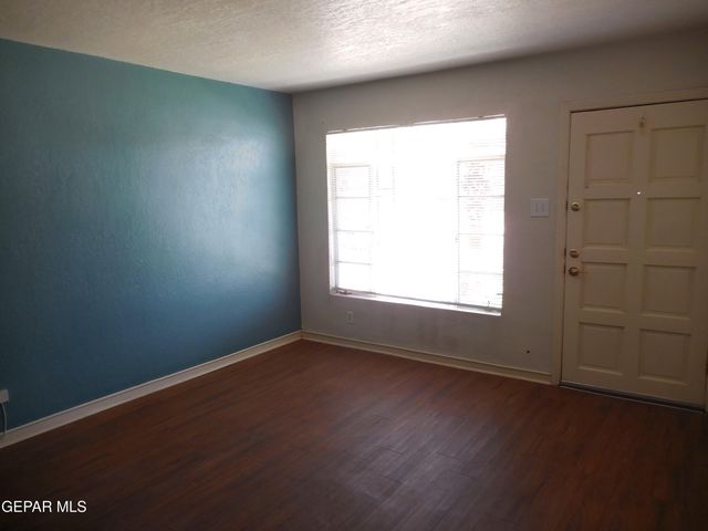 701 W YANDELL Drive 5, El Paso, TX 79902