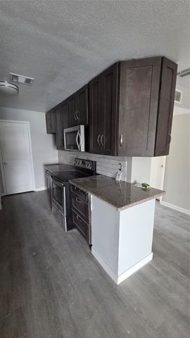 18800 Egret Bay Boulevard 106, Houston, TX 77058