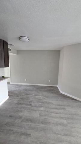 18800 Egret Bay Boulevard 106, Houston, TX 77058