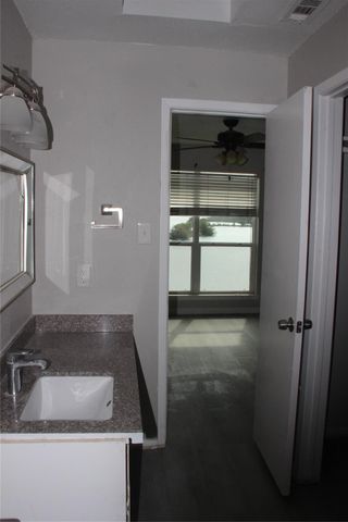 18800 Egret Bay Boulevard 106, Houston, TX 77058