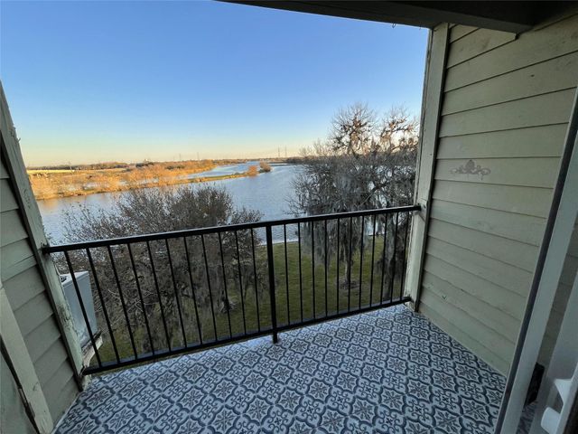 18800 Egret Bay Boulevard 106, Houston, TX 77058