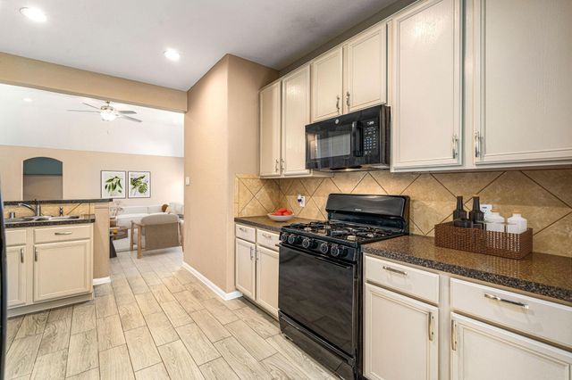 2802 Finwood Drive, Rosenberg, TX 77471