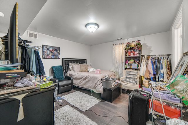 7020 S Paxton Avenue GS, Chicago, IL 60649
