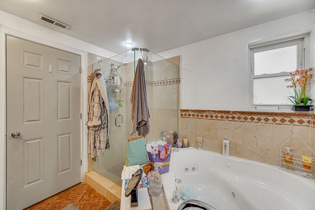 7020 S Paxton Avenue GS, Chicago, IL 60649