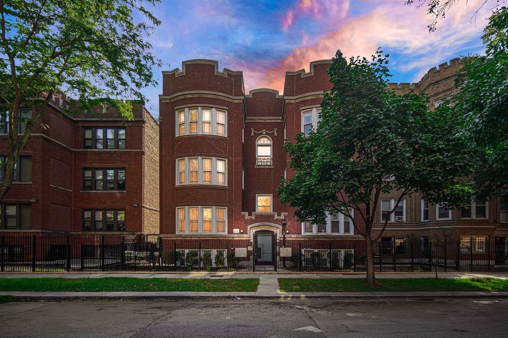 7020 S Paxton Avenue GS, Chicago, IL 60649