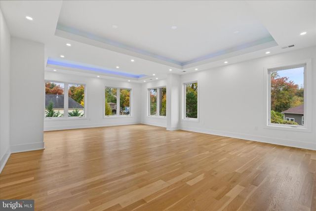 1832 PIMMIT DR, Falls Church, VA 22043