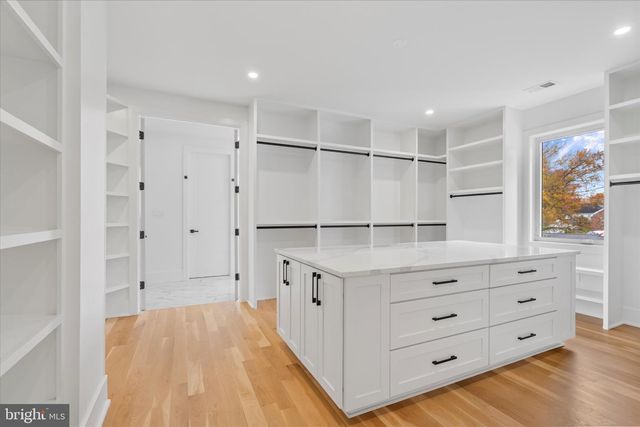 1832 PIMMIT DR, Falls Church, VA 22043