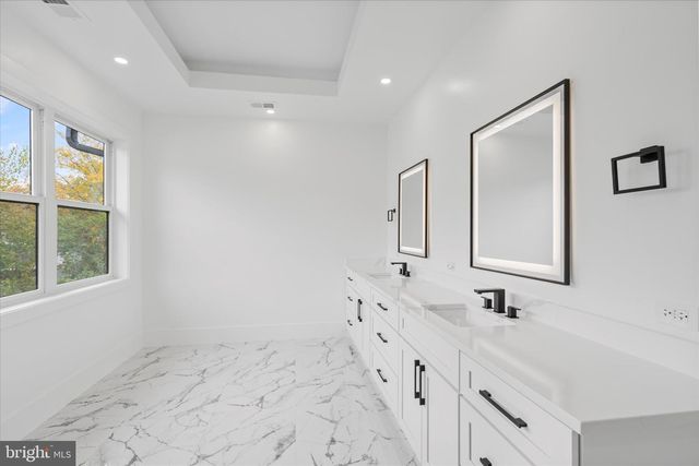 1832 PIMMIT DR, Falls Church, VA 22043