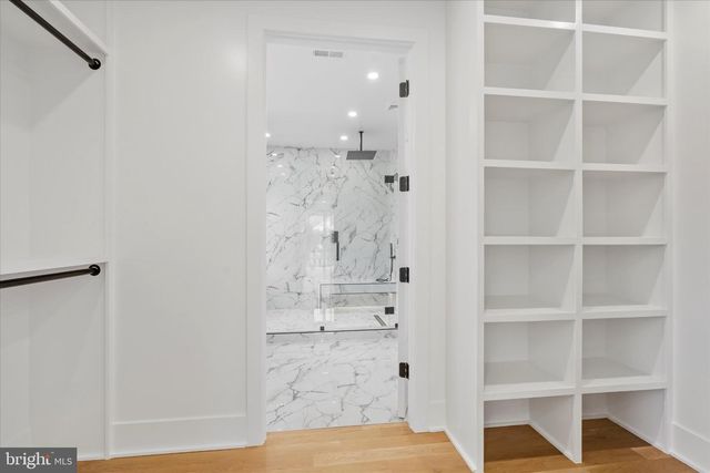 1832 PIMMIT DR, Falls Church, VA 22043