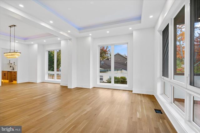 1832 PIMMIT DR, Falls Church, VA 22043