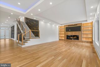 1832 PIMMIT DR, Falls Church, VA 22043