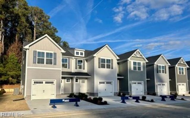 210 Summit Path LN, Franklin, VA 23851