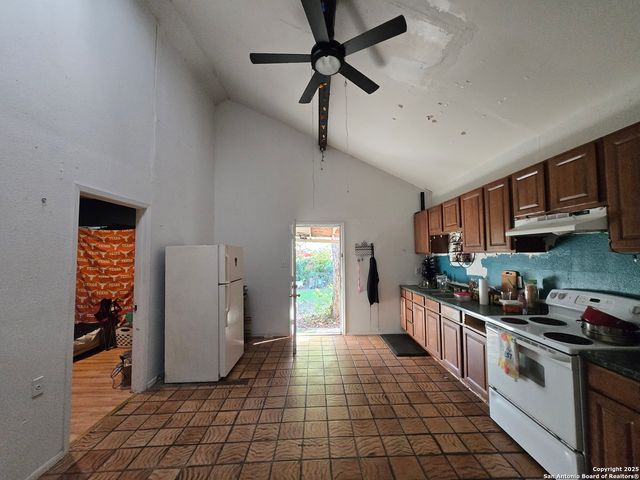 1806 Santa Anna St, San Antonio, TX 78201