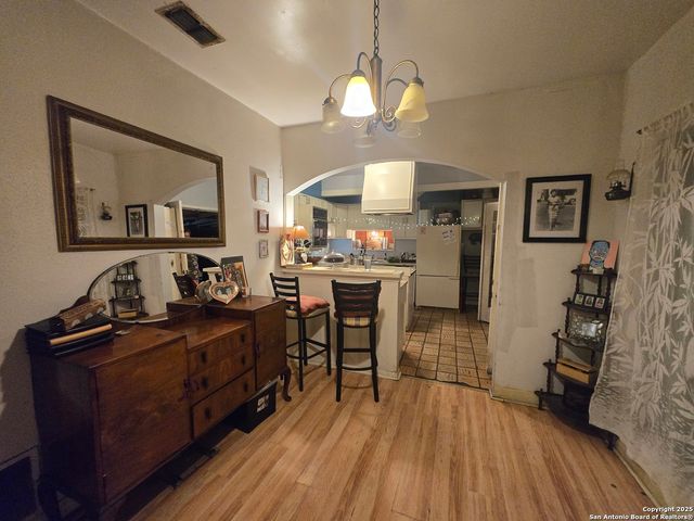 1806 Santa Anna St, San Antonio, TX 78201