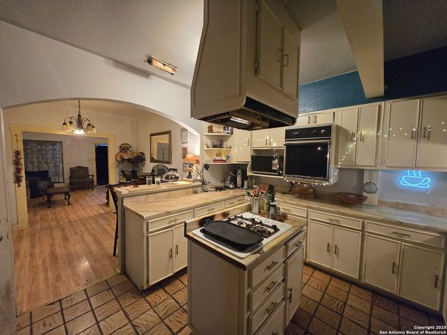 1806 Santa Anna St, San Antonio, TX 78201