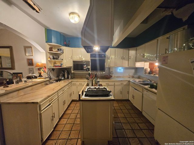 1806 Santa Anna St, San Antonio, TX 78201