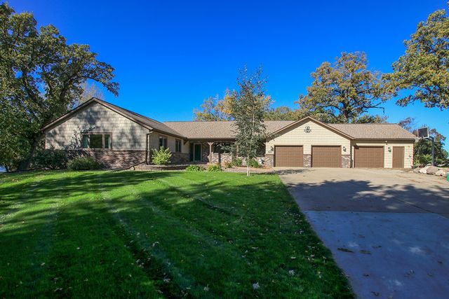 660 Lakewood Drive SW, Hutchinson, MN 55350