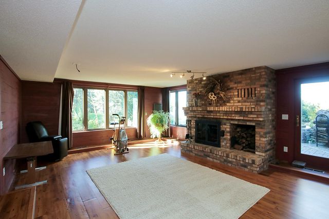 660 Lakewood Drive SW, Hutchinson, MN 55350