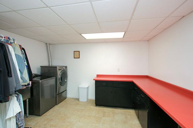 660 Lakewood Drive SW, Hutchinson, MN 55350