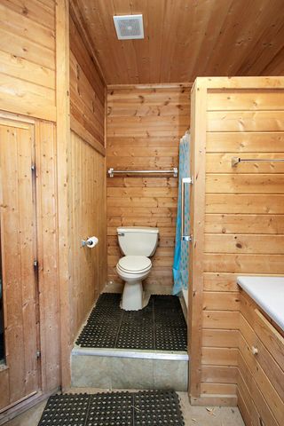 660 Lakewood Drive SW, Hutchinson, MN 55350