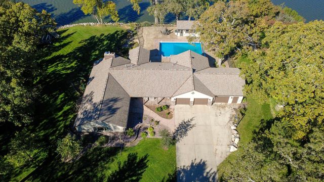 660 Lakewood Drive SW, Hutchinson, MN 55350