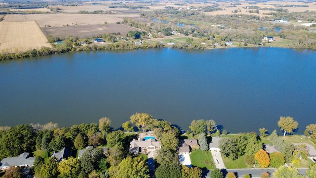 660 Lakewood Drive SW, Hutchinson, MN 55350