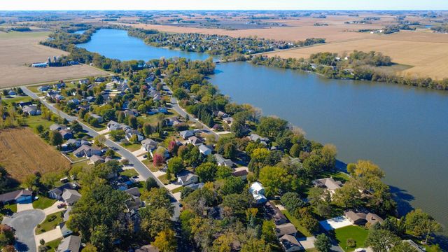 660 Lakewood Drive SW, Hutchinson, MN 55350