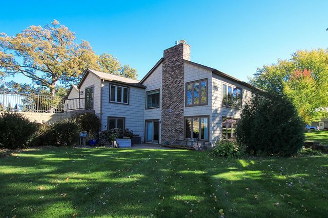 660 Lakewood Drive SW, Hutchinson, MN 55350