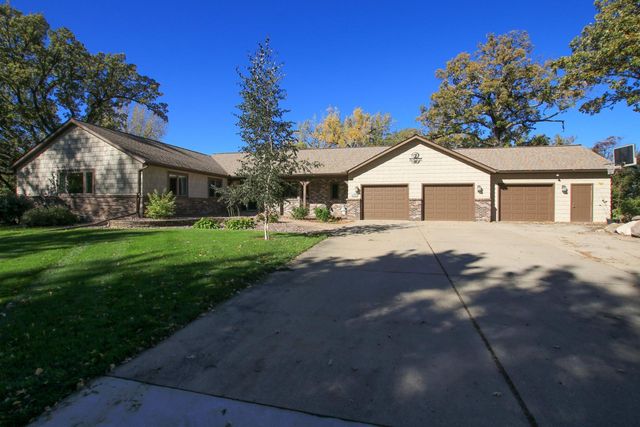 660 Lakewood Drive SW, Hutchinson, MN 55350