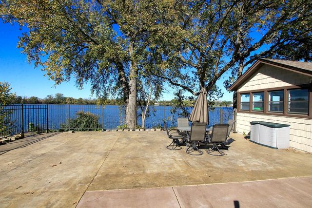 660 Lakewood Drive SW, Hutchinson, MN 55350