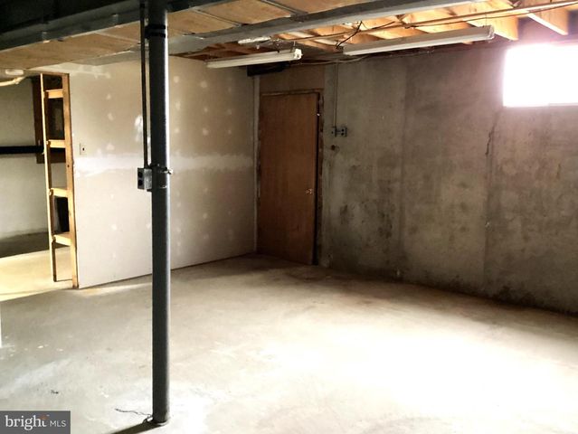 4208 JUNIPER DR, Reading, PA 19605