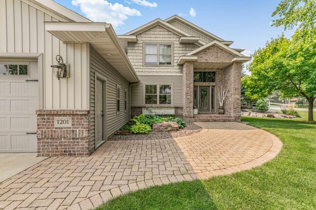 1201 Huntington Drive S, Sartell, MN 56377