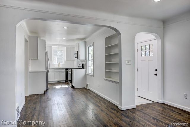 2716 Thomas Avenue, Berkley, MI 48072