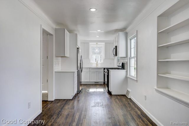 2716 Thomas Avenue, Berkley, MI 48072