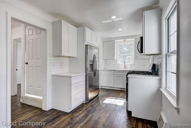 2716 Thomas Avenue, Berkley, MI 48072