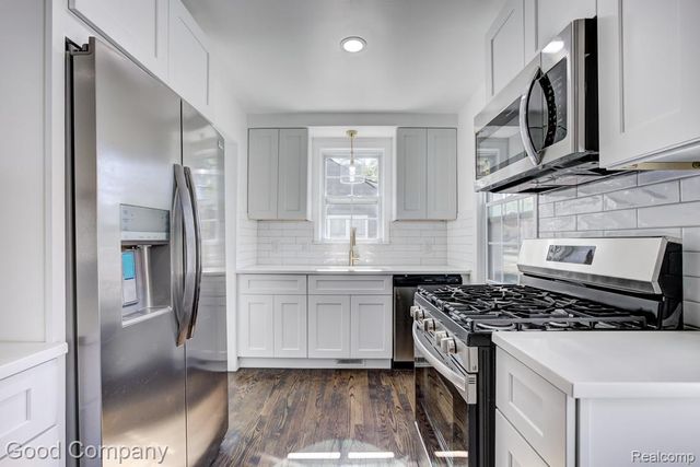 2716 Thomas Avenue, Berkley, MI 48072