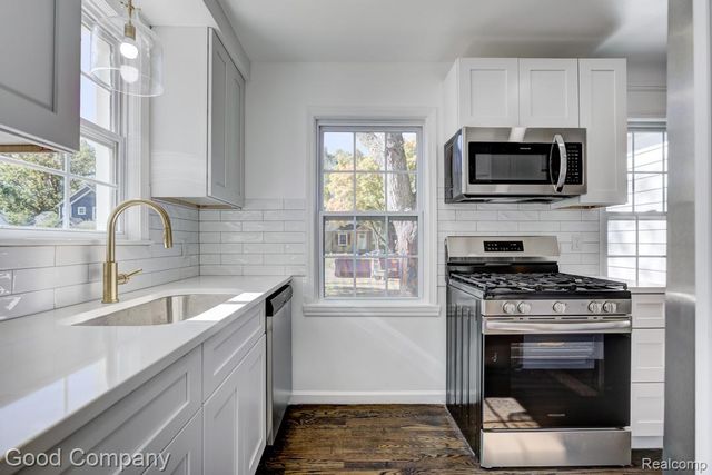 2716 Thomas Avenue, Berkley, MI 48072