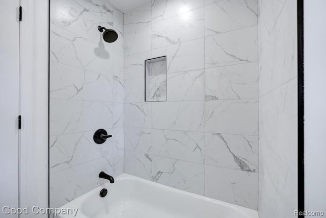 2716 Thomas Avenue, Berkley, MI 48072