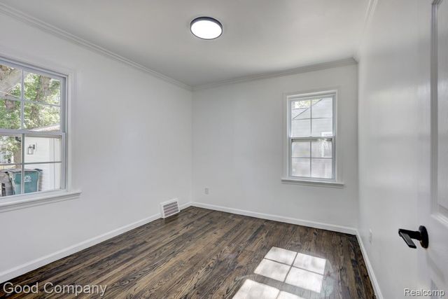 2716 Thomas Avenue, Berkley, MI 48072