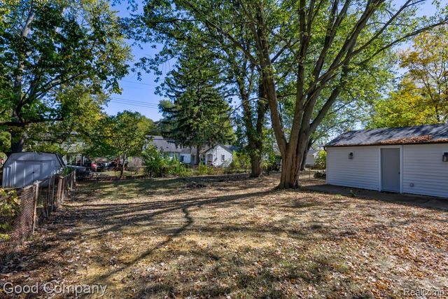 2716 Thomas Avenue, Berkley, MI 48072