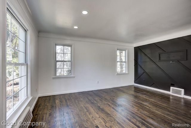 2716 Thomas Avenue, Berkley, MI 48072