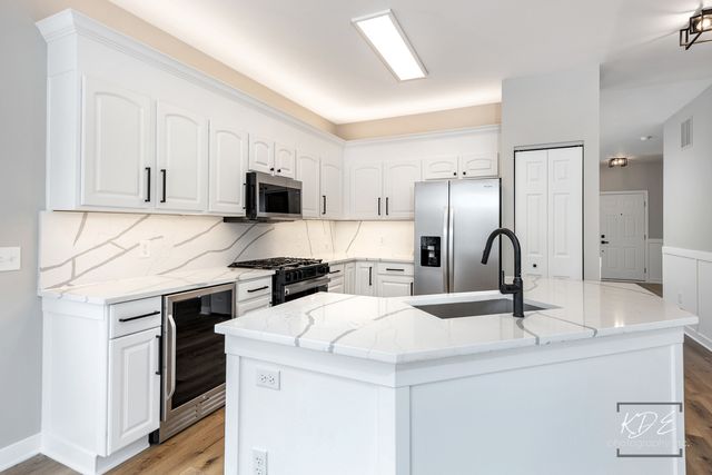 733 S Mecosta Lane, Romeoville, IL 60446