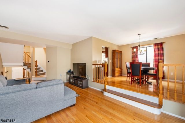 24 Faesch Ct, Rockaway Twp., NJ 07866