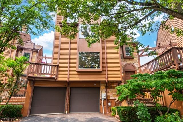 24 Faesch Ct, Rockaway Twp., NJ 07866