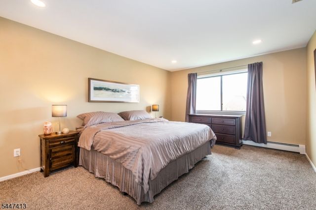24 Faesch Ct, Rockaway Twp., NJ 07866