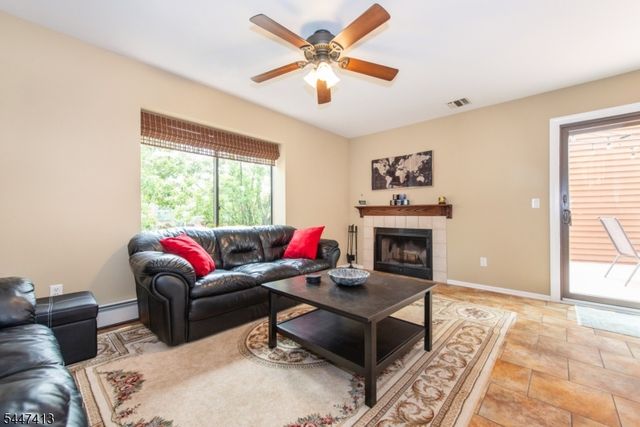 24 Faesch Ct, Rockaway Twp., NJ 07866