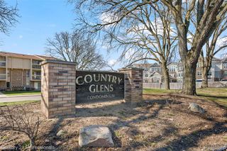 30515 W 14 Mile Road 26, Farmington Hills, MI 48334