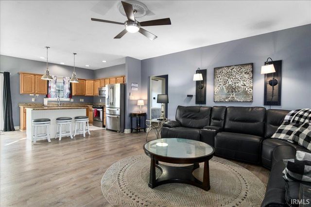 6022 Glen Oak Court, Newburgh, IN 47630